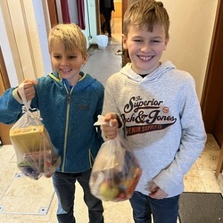 ... Ausbeute der Naschereien ...