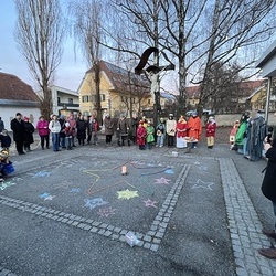 Sternsingen am Kirchplatz, 1.1.