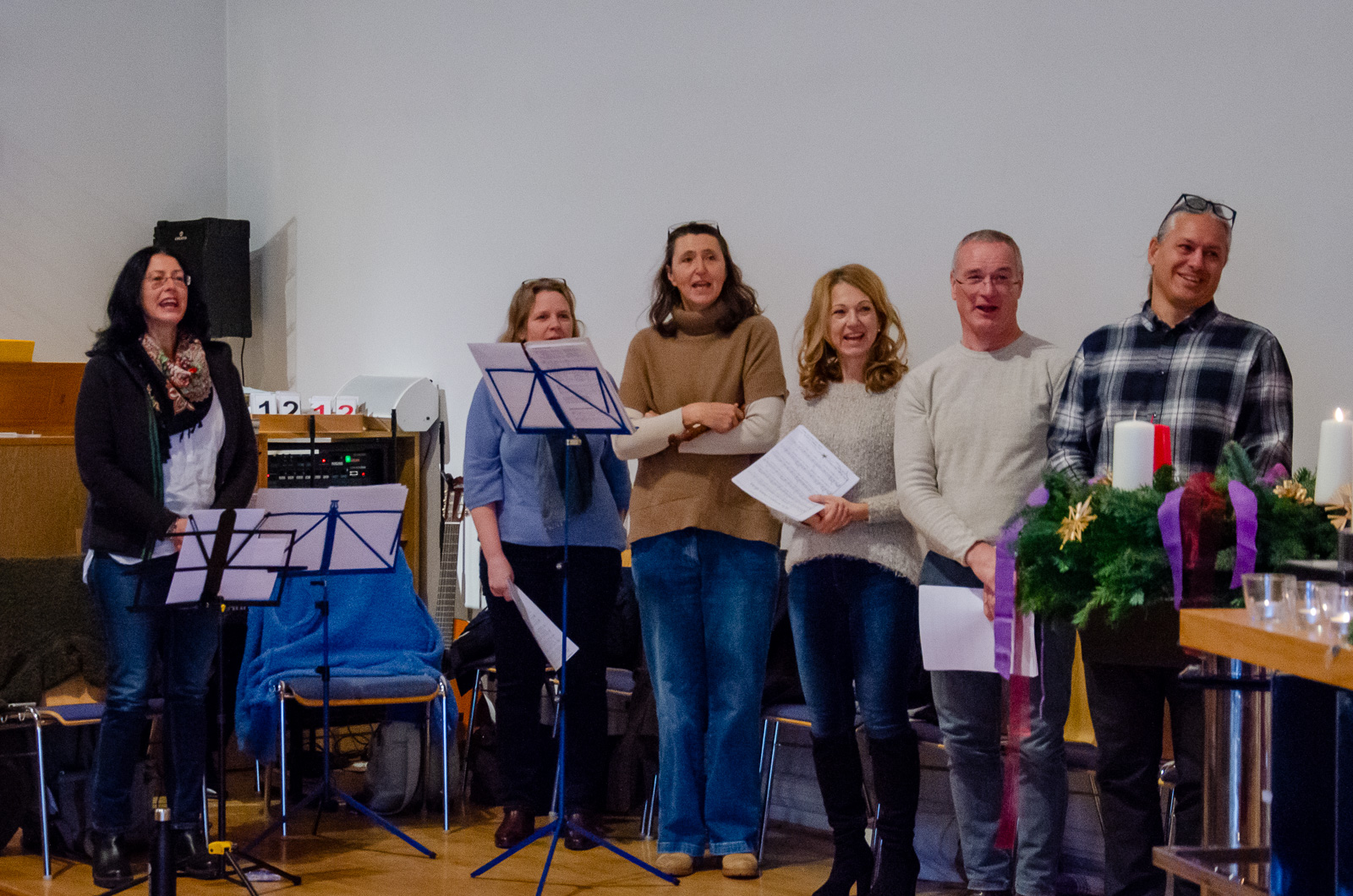 Gottesdienst mit Segnung der Adventkränze / JOPUTRU