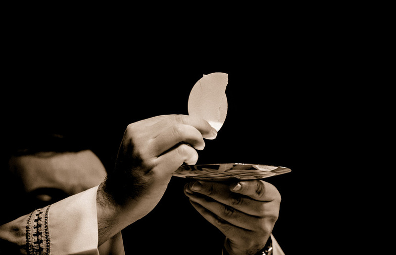 Eucharistie / Robert Cheaib In Pfarrbriefservice.de Eucharistie