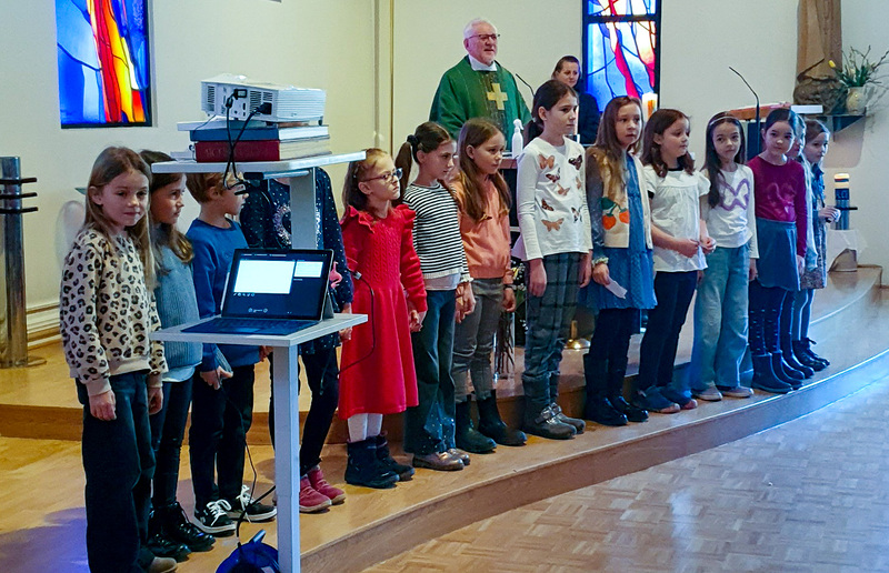 Gottesdienst mit den Erstkommunionkindern / Senta Holasek
