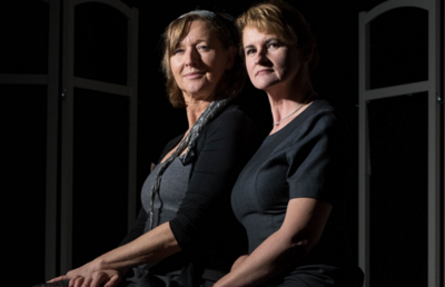 Ulrike Brantner und Elke Körbitz im Programm 'Die bessere Hälfte'.