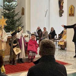 Ja, Güte und Liebe begleiten mich mein Leben lang, in deinem Haus darf ich mein Leben lang bleiben.