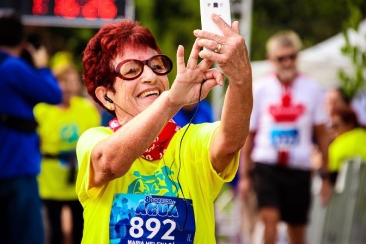pexeis_RUN4FFWPU Alles rund um Tablet, Smartphone und Co. bietet die Reihe `TIK - Technik in Kürze´ für ältere Menschen.