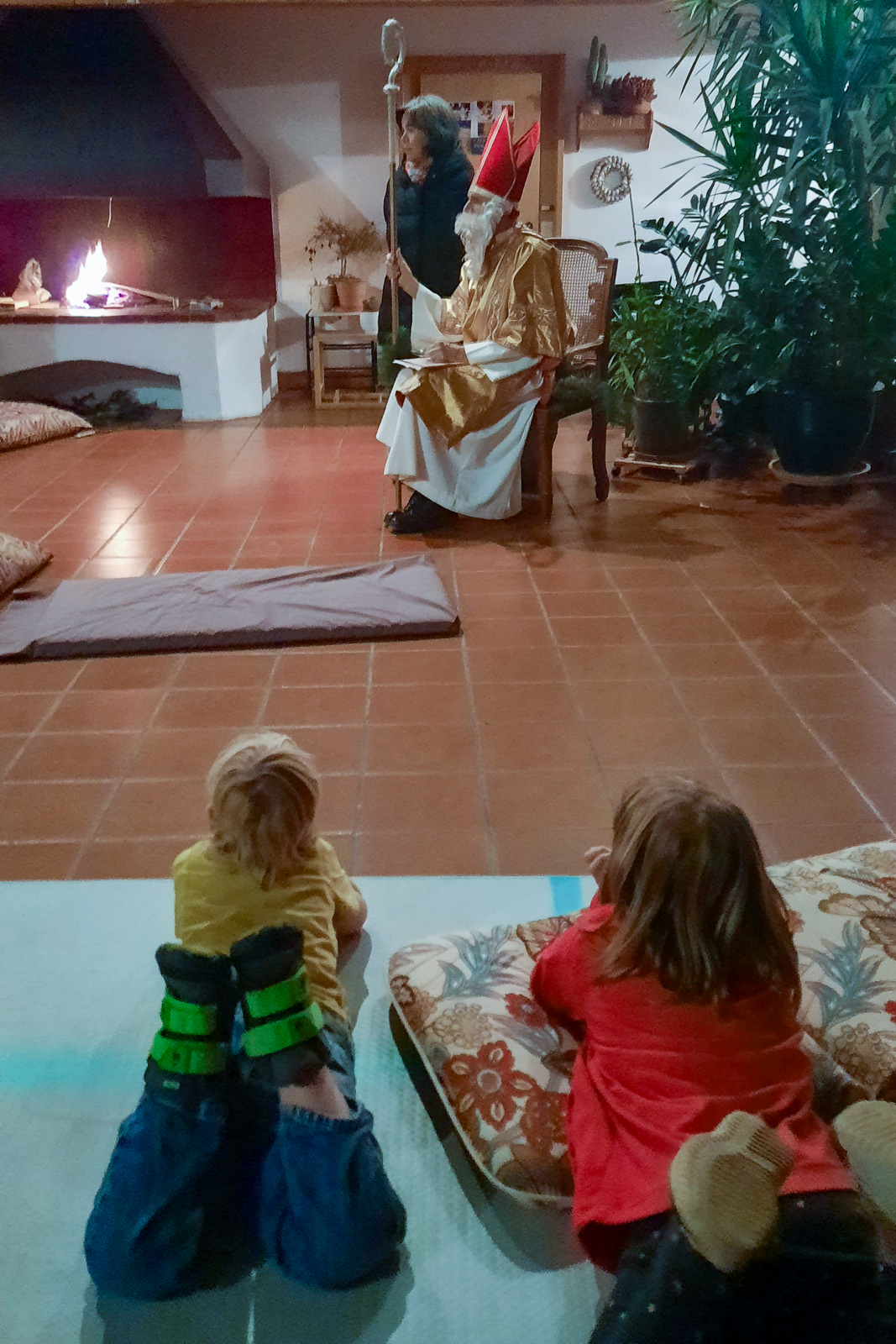 Der Nikolaus war zu Besuch in den Familien / Eva Pirker